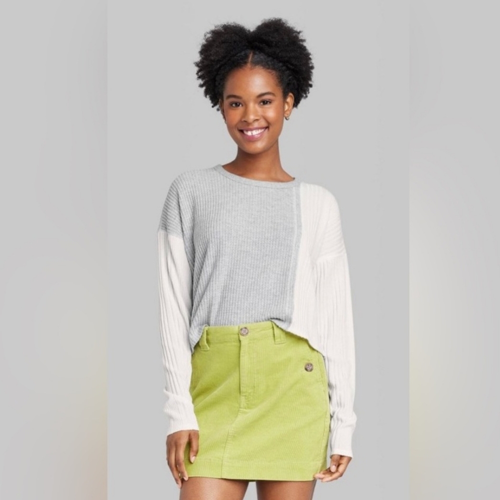 Wild Fable Gray & White Sweater Top 🩶🤍